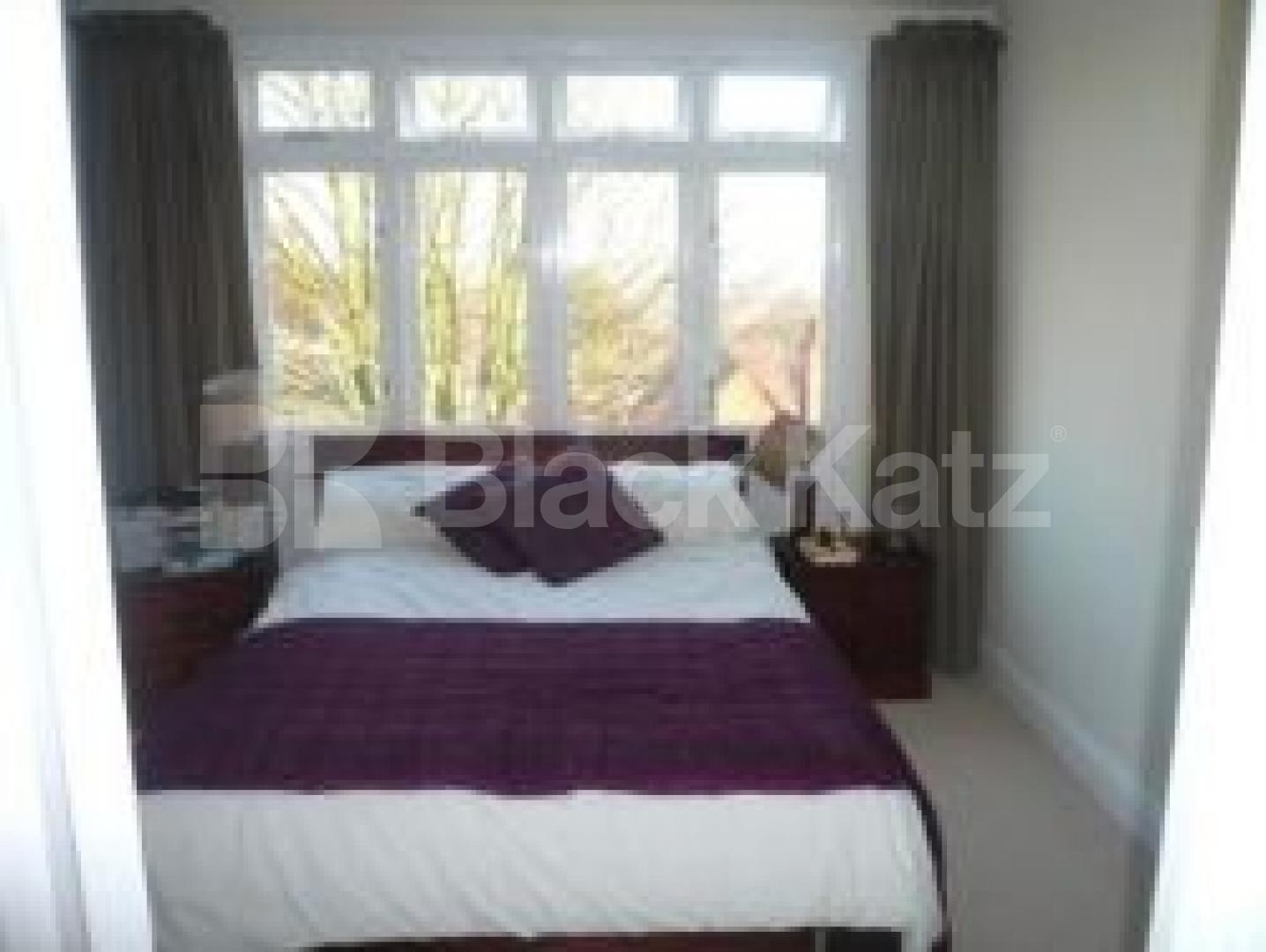 			4 Bedroom, 1 bath, 1 reception House			 Muswell Hill Place, MUSWELL HILL N10